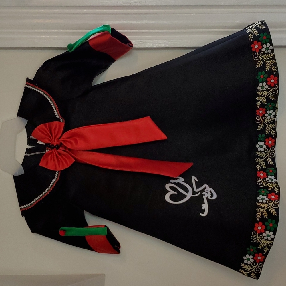 Black, green, red and white girls dress size 5
